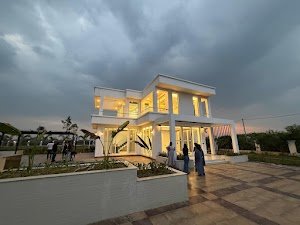 The villagio farm house plot in lucknow place picture