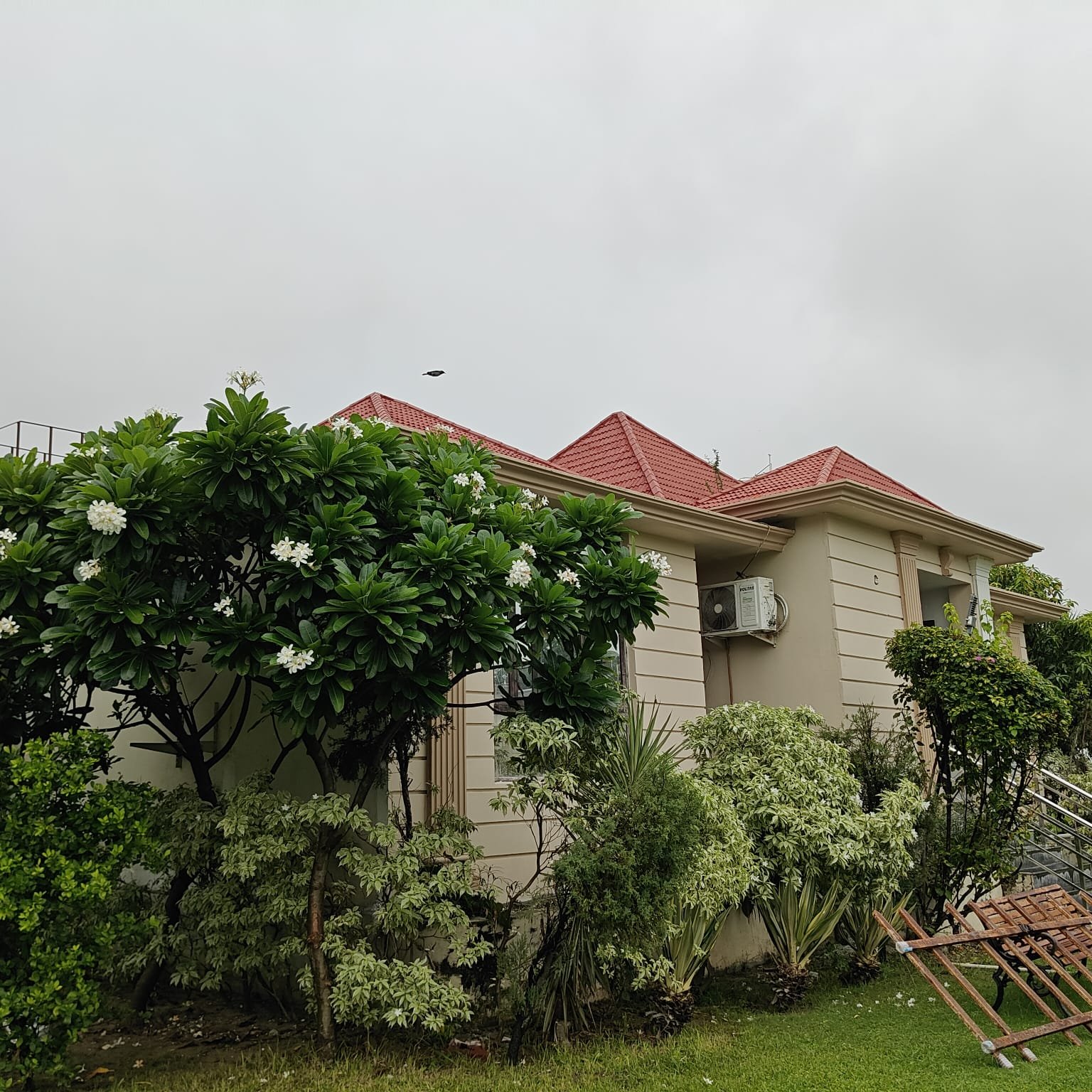 farmhouse for sale in lucknow with fishing point (2)
