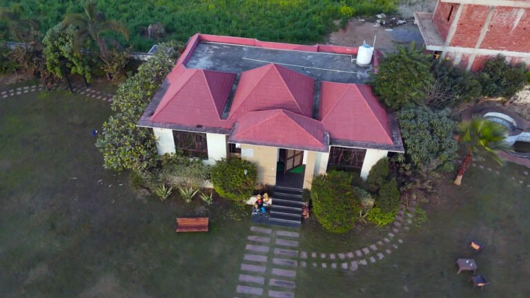 best farmhouse project in lucknow